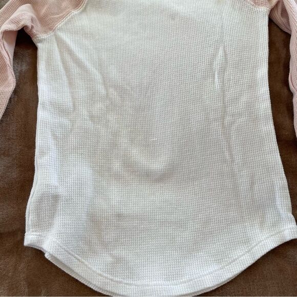 Old Navy Girls White and Peach Raglan Shirt Cotton Size M/ 8 - Picture 7 of 7